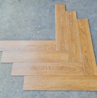 Gạch Lát Nền Giả Gỗ 15x80 Tại Bình Chánh