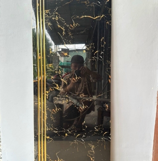 Gạch cầu thang khắc kim 47x120 đen cam cao cấp