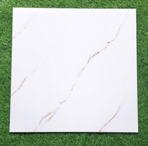 Gạch bóng kiếng có trơn không?