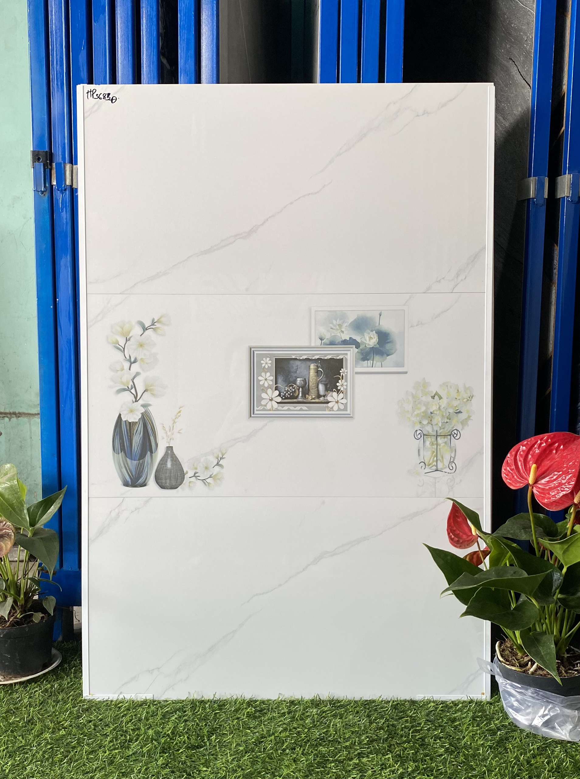 Gạch 30x60 ốp tường vân đá