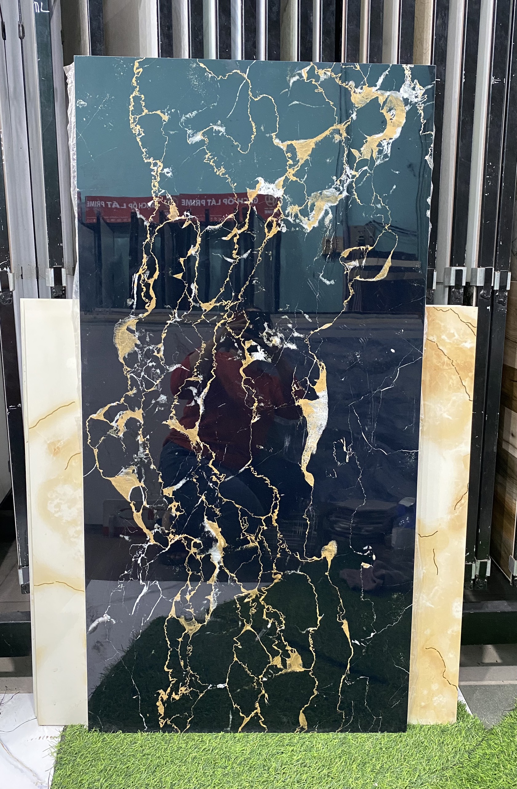 gach-lat-nen-60x120-co-ben-khong