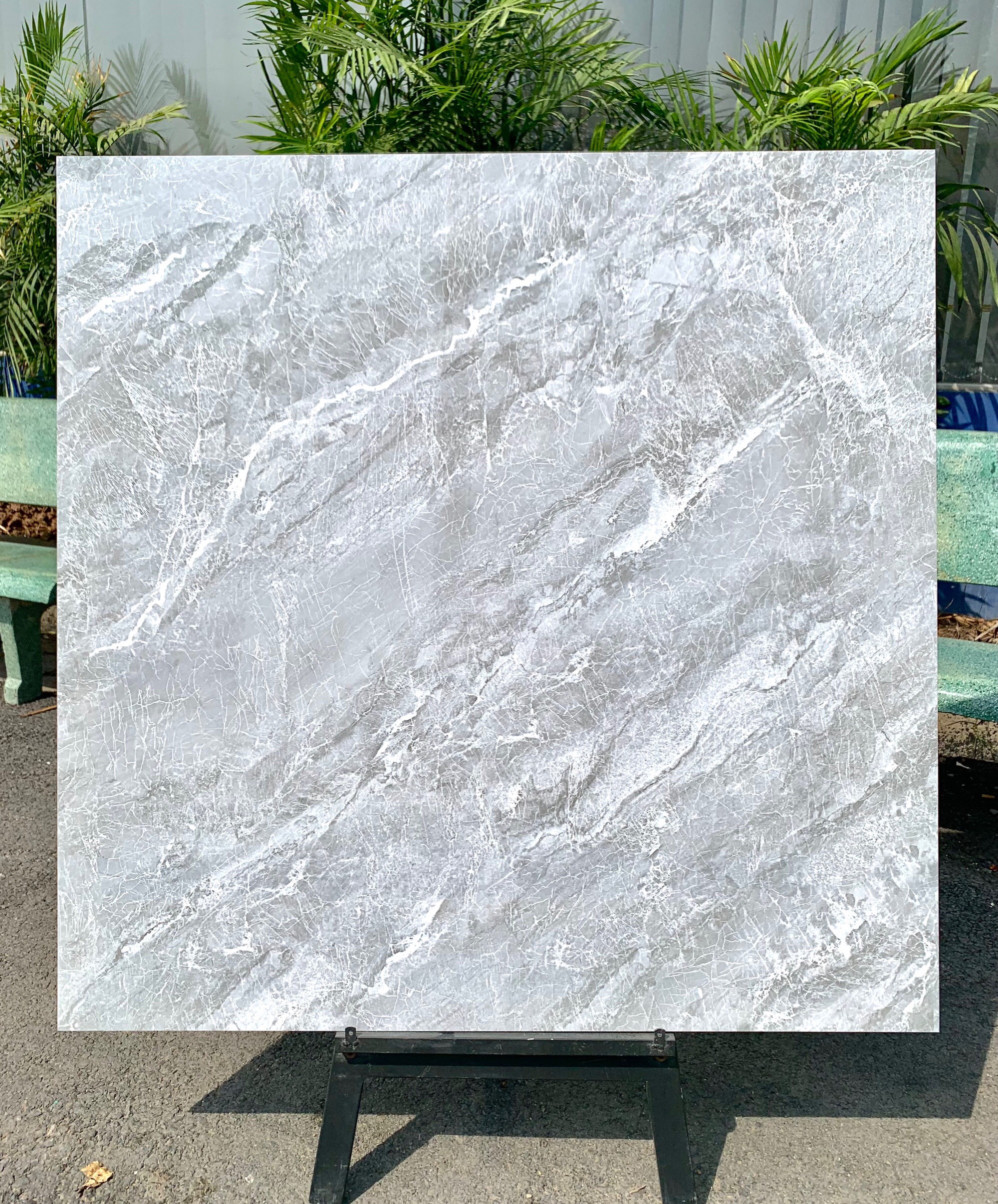 gach-lat-nen-100x100-gia-re