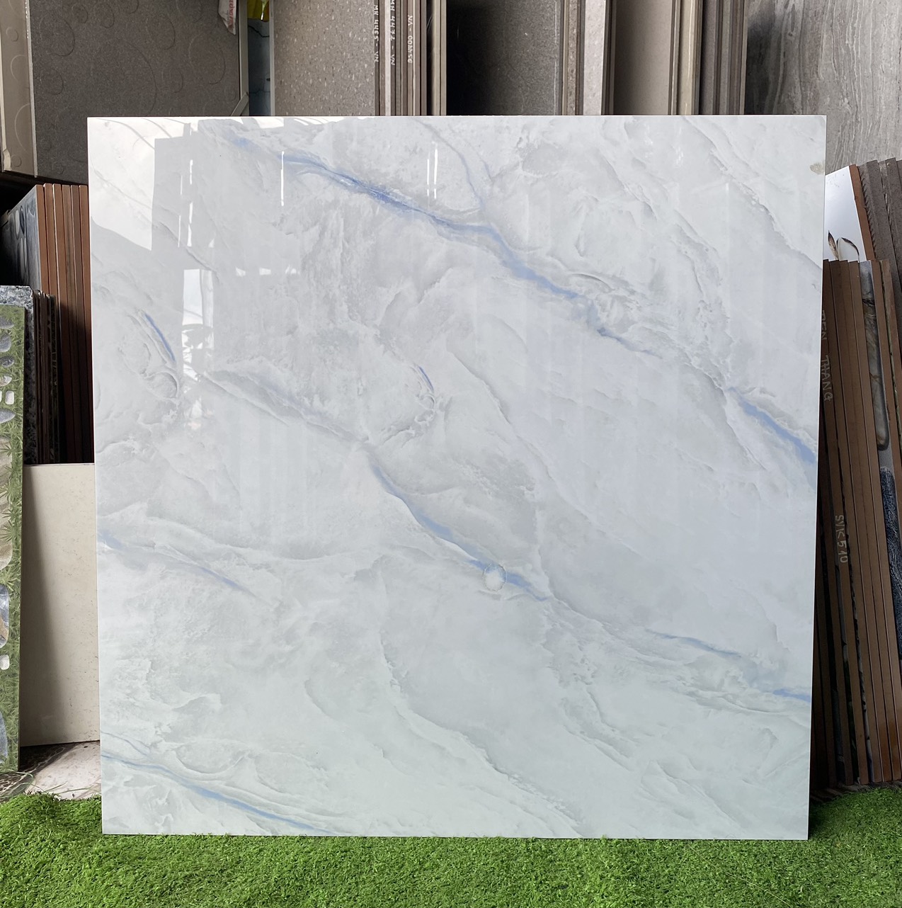 gach-lat-nen-60x60-gia-tot