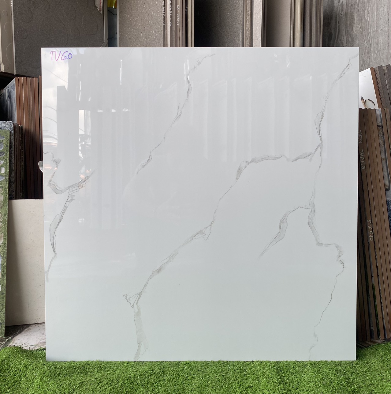 gach-lat-nen-60x60-gia-tot