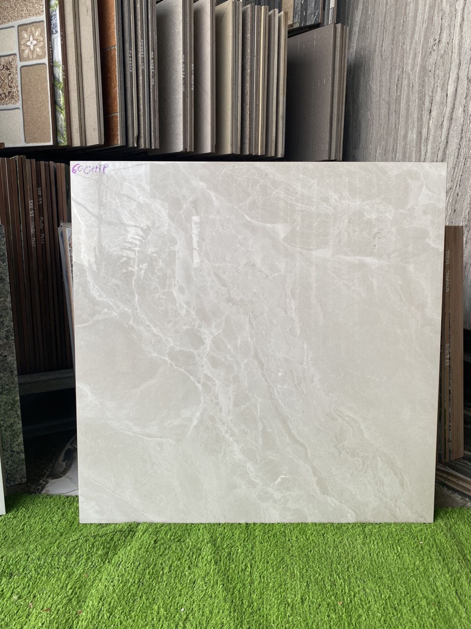 gach-lat-nen-60x60-gia-tot